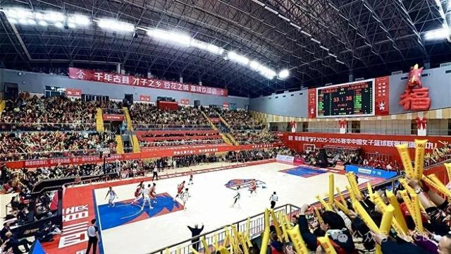 WCBA战鼓敲响千年富顺：体育赛事与古县新生的双向奔赴|四川女篮|WCBA总决赛|全国锦标赛|FIBA|中国女篮_新浪新闻