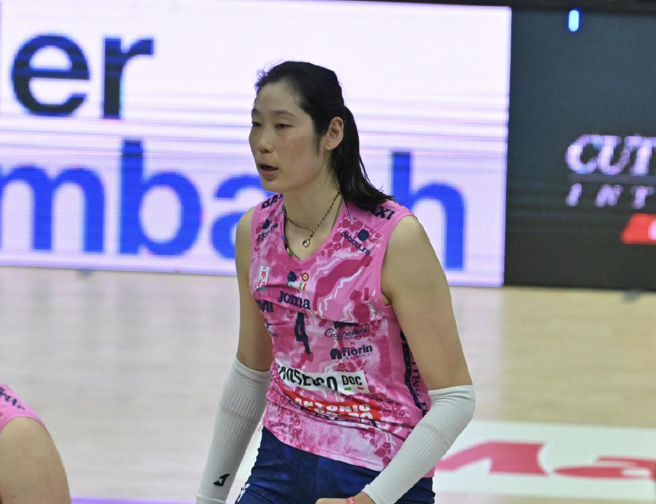 意甲女排半决赛首回合：科内让二追三逆转诺瓦拉，朱婷21分MVP